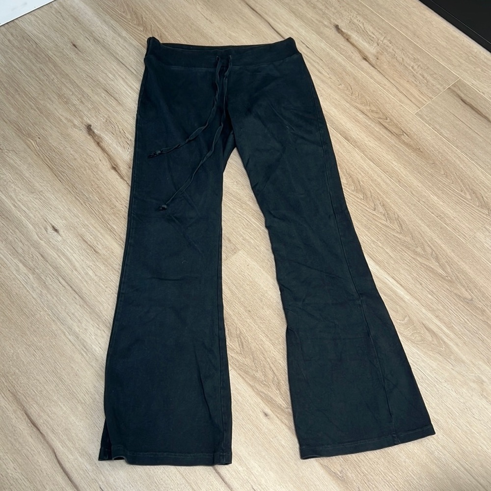 BRANDY MELVILLE LOW RISE FLARE